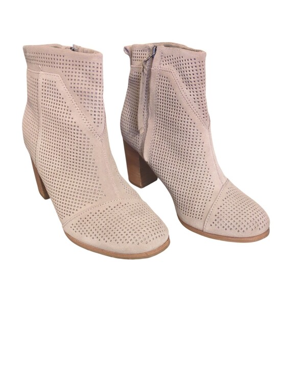 Toms Shoes - Toms Perforated Suede Ankle Boots in Light Beige Size 6